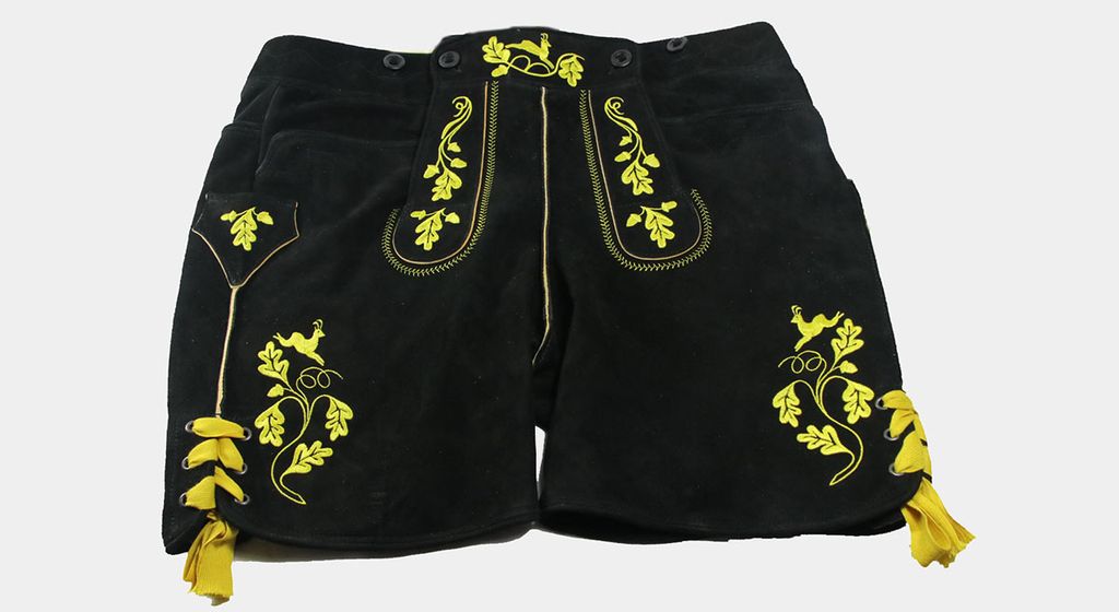 Lederhosen bavaresi in pelle come abbigliamento per l'Oktoberfest